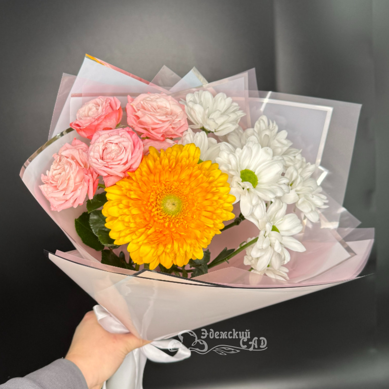 Букет &laquo;Цветочный комплимент&raquo;