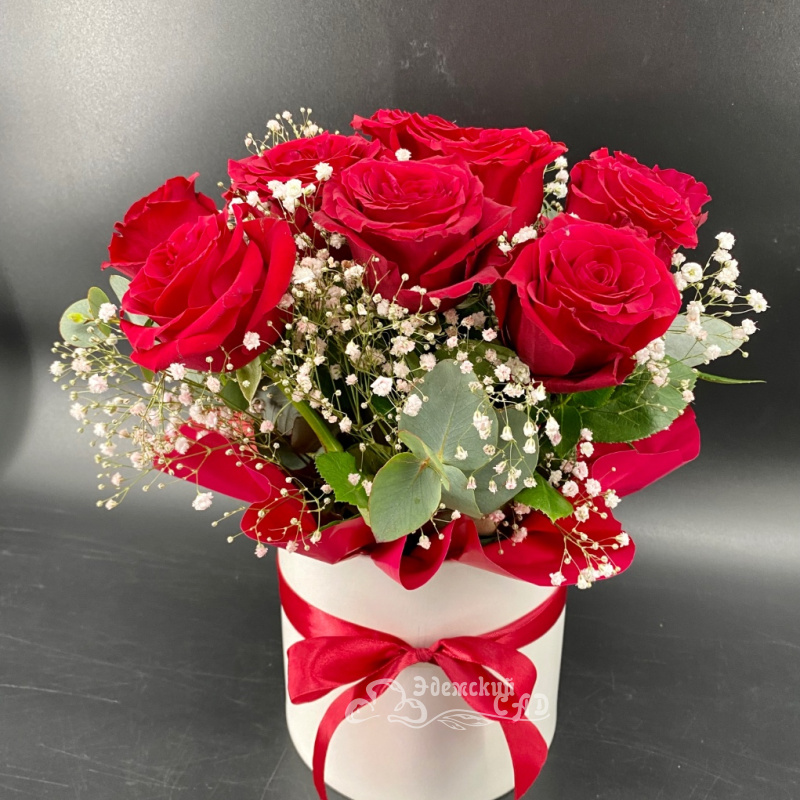 Розы в шляпной коробке 1