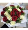 15 не крупных роз «Для тебя разной»